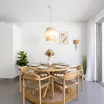 Ferienhaus Stylish 3-bedroom Haven With A Private Pool *