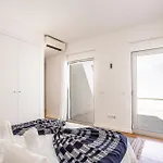 Stylish 3-bedroom Haven With A Private Pool Ferienhaus *