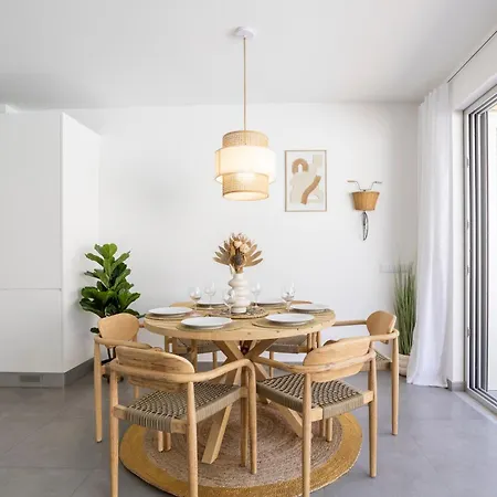 別荘 Stylish 3-bedroom Haven With A Private Pool *