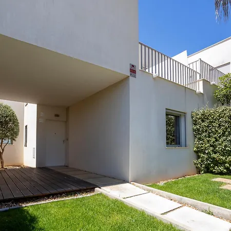 Stylish 3-bedroom Haven With A Private Pool アルブフェイラ