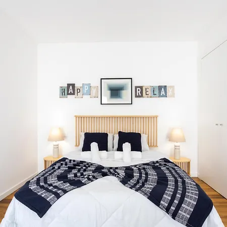 Stylish 3-bedroom Haven With A Private Pool Nyaraló *