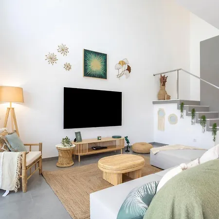 別荘 Stylish 3-bedroom Haven With A Private Pool アルブフェイラ