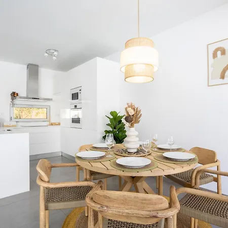 Stylish 3-bedroom Haven With A Private Pool * Albufeira