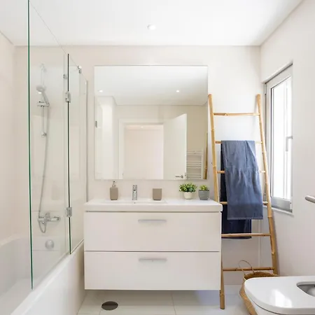 Semesterbostad Stylish 3-bedroom Haven With A Private Pool *