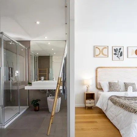 Stylish 3-bedroom Haven With A Private Pool Semesterbostad