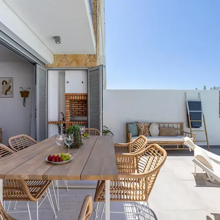 Stylish 3-bedroom Haven With A Private Pool Semesterbostad Albufeira