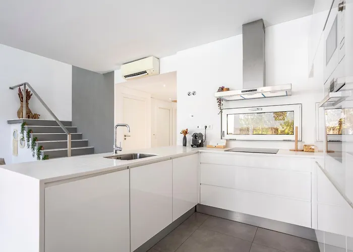 Stylish 3-bedroom Haven With A Private Pool 阿尔布费拉