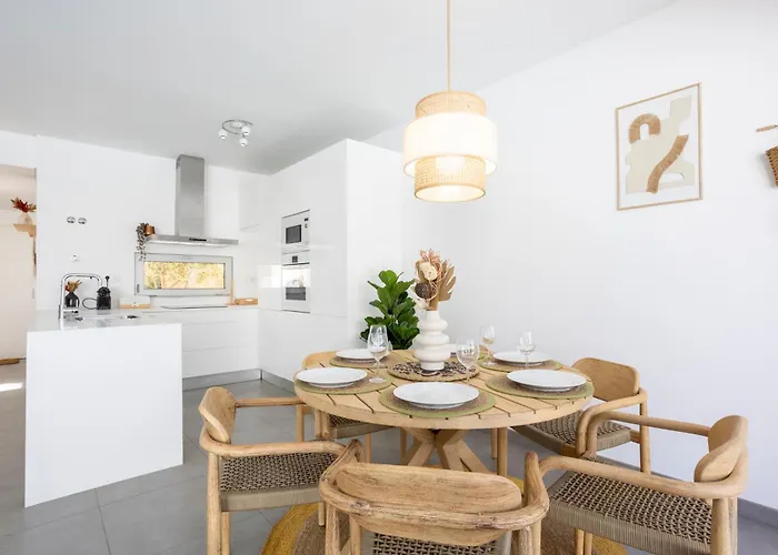 Stylish 3-bedroom Haven With A Private Pool * 阿尔布费拉