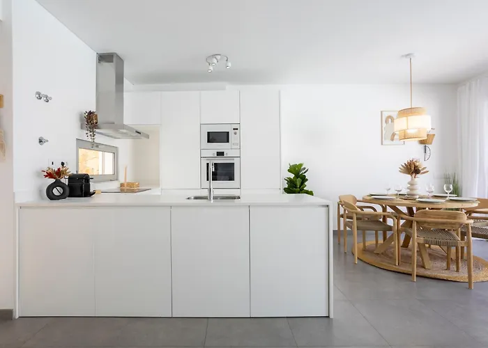 度假居 Stylish 3-bedroom Haven With A Private Pool