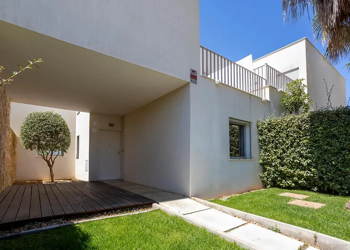 Stylish 3-bedroom Haven With A Private Pool 阿尔布费拉