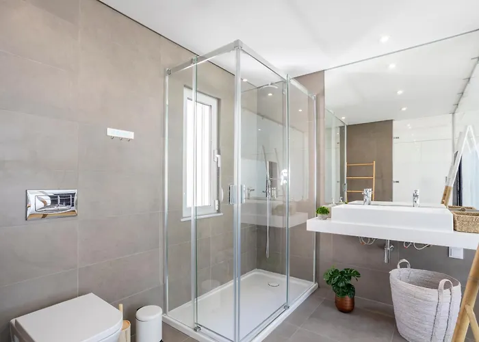 度假居 Stylish 3-bedroom Haven With A Private Pool *