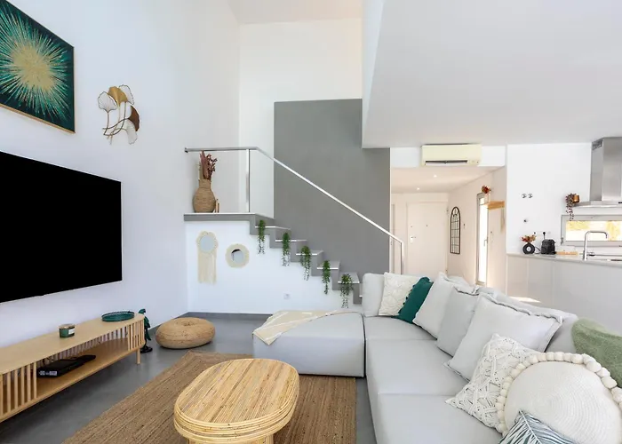 度假居 Stylish 3-bedroom Haven With A Private Pool 阿尔布费拉