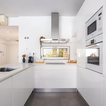 Stylish 3-bedroom Haven With A Private Pool