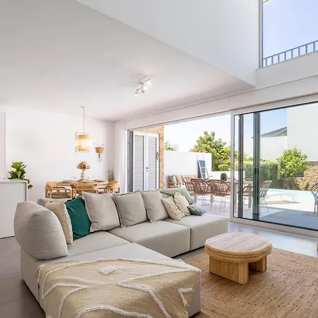 Stylish 3-bedroom Haven With A Private Pool * Albufeira