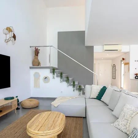 Tatil Evi Stylish 3-bedroom Haven With A Private Pool Albufeira